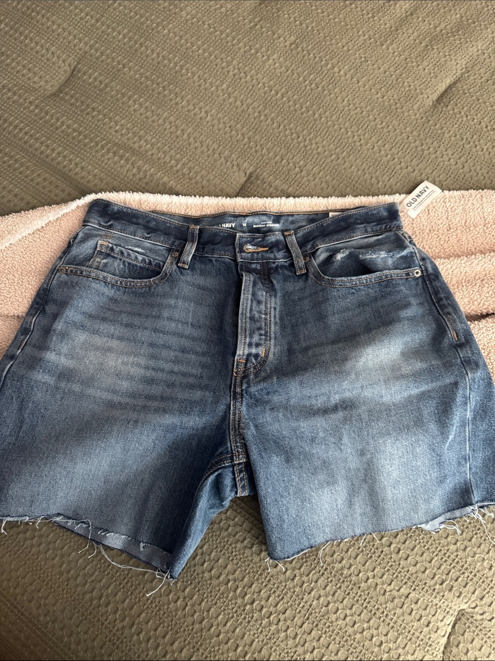 Old Navy Women's Denim Cutoff Shorts - Medium Blue Wash